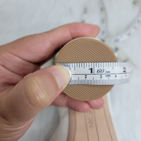 DELTAN white pointed toe heels ankle bracelet, round heel. - Picture 11 of 11